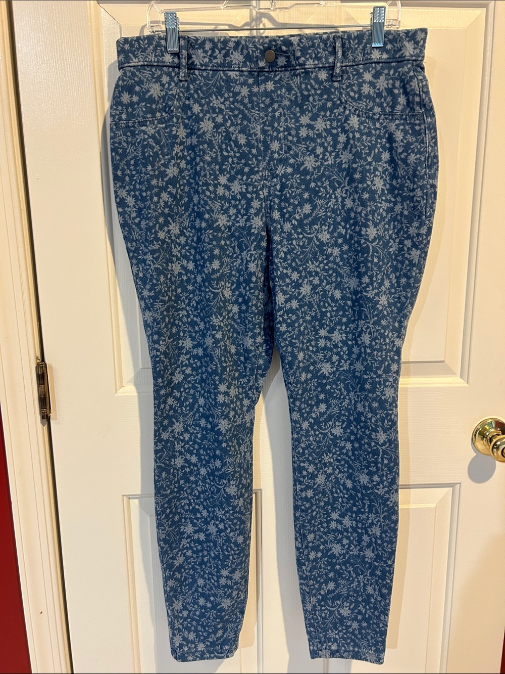 Time and Tru Blue Floral Leggings